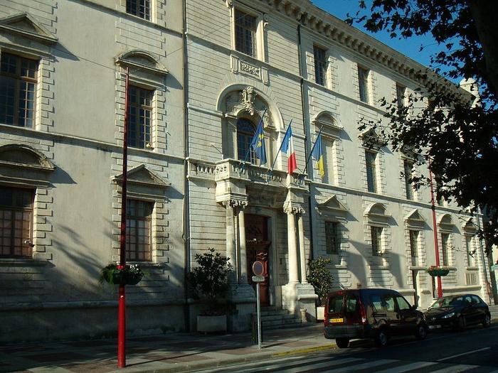 Marignane - Immobilier - CENTURY 21 Contact Immobilier - Château des Covet_Cours Mirabeau