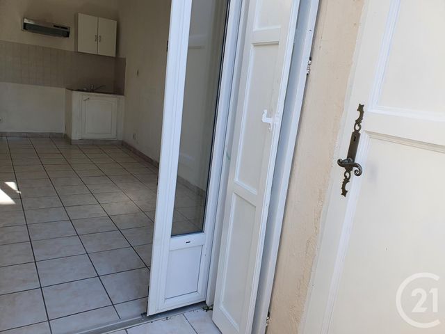 Afficher la photo en grand Appartement T2 à louer - 2 pièces - 35.65 m2 - MARIGNANE - 13 - PROVENCE-ALPES-COTE-D-AZUR - Century 21 Contact Immobilier