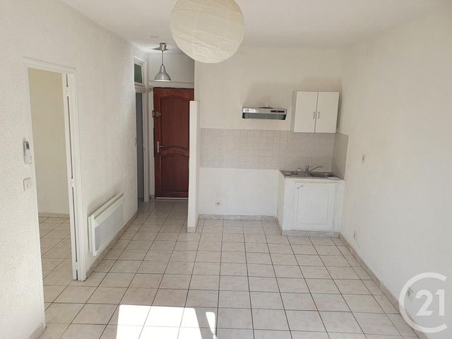 Afficher la photo en grand Appartement T2 à louer - 2 pièces - 35.65 m2 - MARIGNANE - 13 - PROVENCE-ALPES-COTE-D-AZUR - Century 21 Contact Immobilier