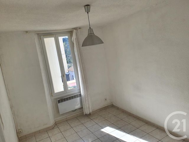 Afficher la photo en grand Appartement T2 à louer - 2 pièces - 35.65 m2 - MARIGNANE - 13 - PROVENCE-ALPES-COTE-D-AZUR - Century 21 Contact Immobilier