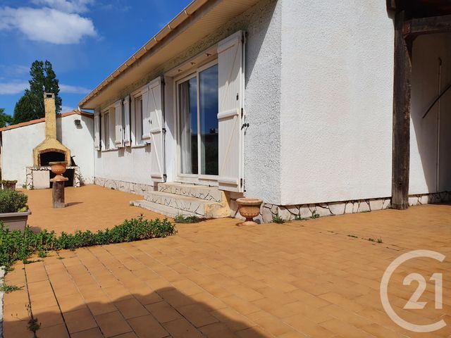 maison à louer - 3 pièces - 80.45 m2 - VITROLLES - 13 - PROVENCE-ALPES-COTE-D-AZUR - Century 21 Contact Immobilier maison à louer - 3 pièces - 80.45 m2 - VITROLLES - 13 - PROVENCE-ALPES-COTE-D-AZUR - Century 21 Contact Immobilier