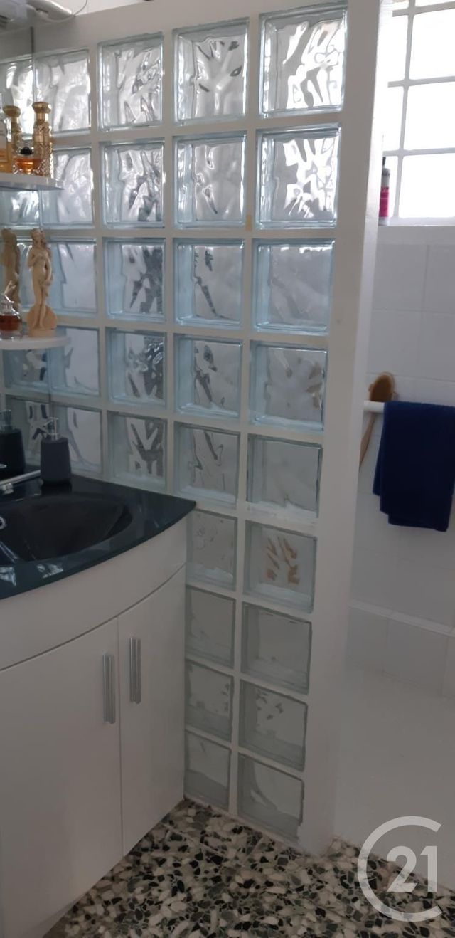 Appartement F3 à vendre - 3 pièces - 50.96 m2 - MALLEMORT - 13 - PROVENCE-ALPES-COTE-D-AZUR - Century 21 Contact Immobilier Appartement F3 à vendre - 3 pièces - 50.96 m2 - MALLEMORT - 13 - PROVENCE-ALPES-COTE-D-AZUR - Century 21 Contact Immobilier