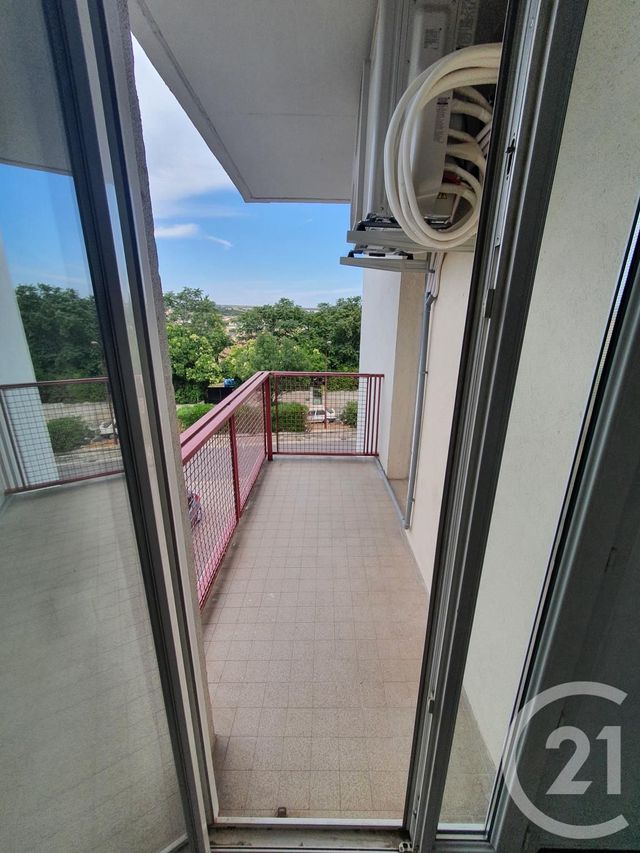 Afficher la photo en grand Appartement T3 à louer - 3 pièces - 53.75 m2 - MARIGNANE - 13 - PROVENCE-ALPES-COTE-D-AZUR - Century 21 Contact Immobilier