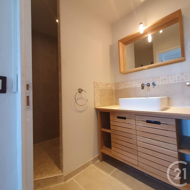 Afficher la photo en grand Appartement T3 à louer - 3 pièces - 53.75 m2 - MARIGNANE - 13 - PROVENCE-ALPES-COTE-D-AZUR - Century 21 Contact Immobilier
