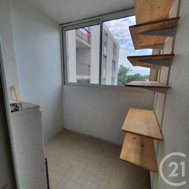 Afficher la photo en grand Appartement T3 à louer - 3 pièces - 53.75 m2 - MARIGNANE - 13 - PROVENCE-ALPES-COTE-D-AZUR - Century 21 Contact Immobilier
