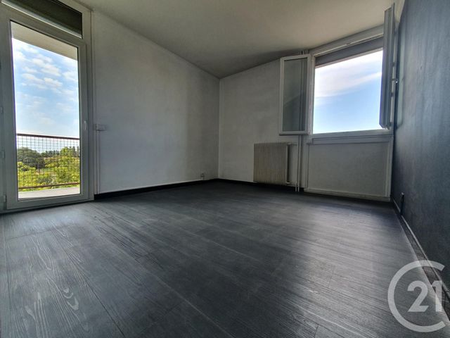 Afficher la photo en grand Appartement T3 à louer - 3 pièces - 53.75 m2 - MARIGNANE - 13 - PROVENCE-ALPES-COTE-D-AZUR - Century 21 Contact Immobilier