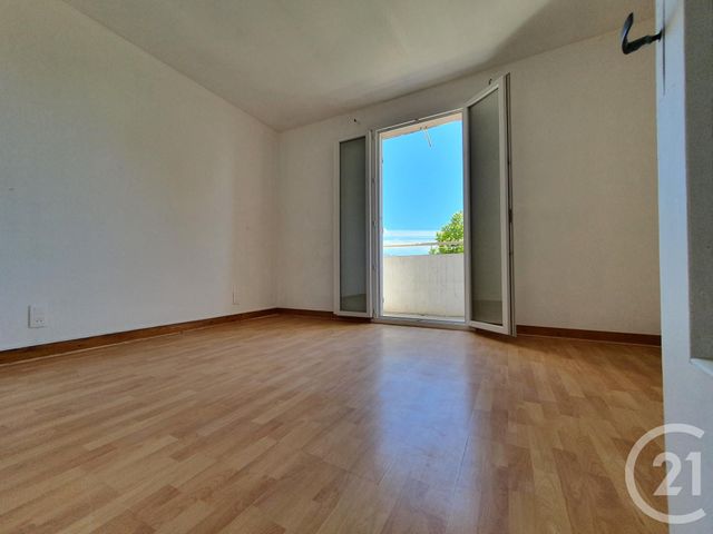 Afficher la photo en grand Appartement T3 à louer - 3 pièces - 65.85 m2 - MARSEILLE - 13004 - PROVENCE-ALPES-COTE-D-AZUR - Century 21 Contact Immobilier