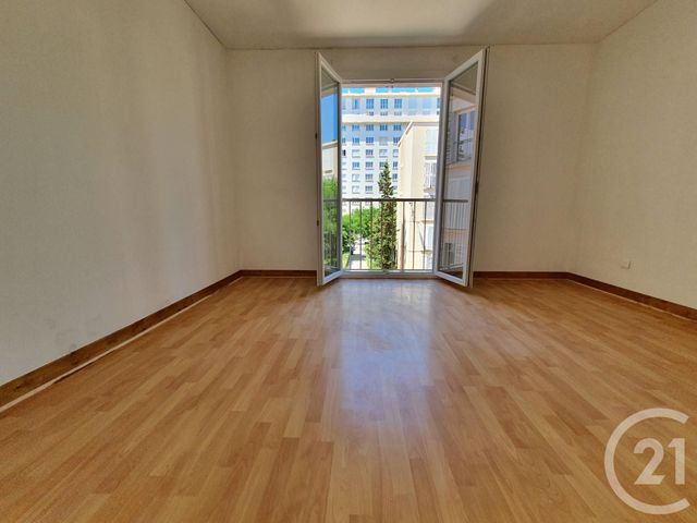 Afficher la photo en grand Appartement T3 à louer - 3 pièces - 65.85 m2 - MARSEILLE - 13004 - PROVENCE-ALPES-COTE-D-AZUR - Century 21 Contact Immobilier