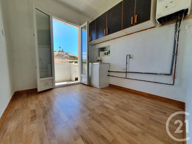 Afficher la photo en grand Appartement T3 à louer - 3 pièces - 65.85 m2 - MARSEILLE - 13004 - PROVENCE-ALPES-COTE-D-AZUR - Century 21 Contact Immobilier