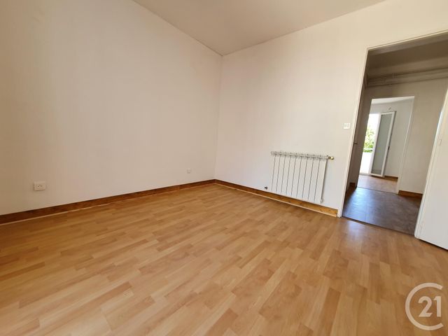 Afficher la photo en grand Appartement T3 à louer - 3 pièces - 65.85 m2 - MARSEILLE - 13004 - PROVENCE-ALPES-COTE-D-AZUR - Century 21 Contact Immobilier