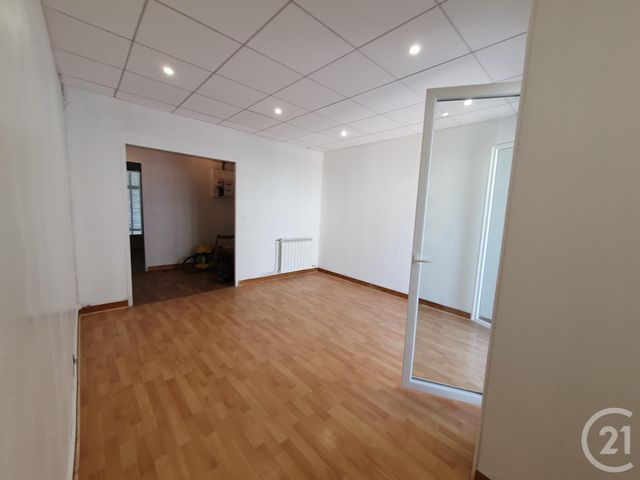 Afficher la photo en grand Appartement T3 à louer - 3 pièces - 65.85 m2 - MARSEILLE - 13004 - PROVENCE-ALPES-COTE-D-AZUR - Century 21 Contact Immobilier