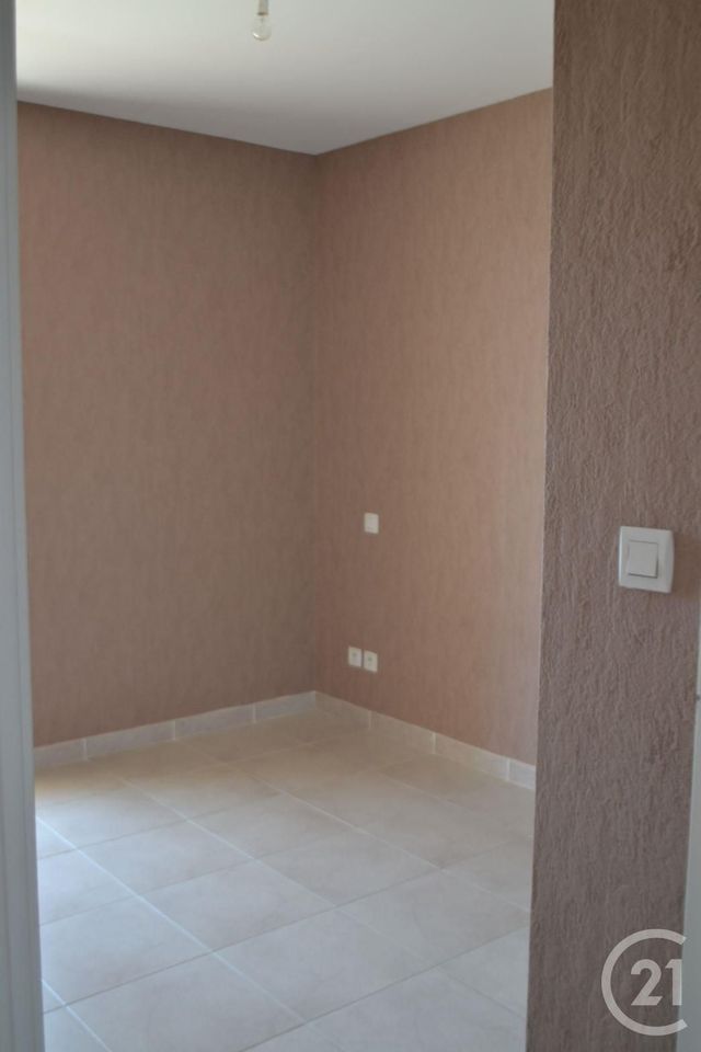 Afficher la photo en grand Appartement F3 à vendre - 3 pièces - 55.05 m2 - MARIGNANE - 13 - PROVENCE-ALPES-COTE-D-AZUR - Century 21 Contact Immobilier