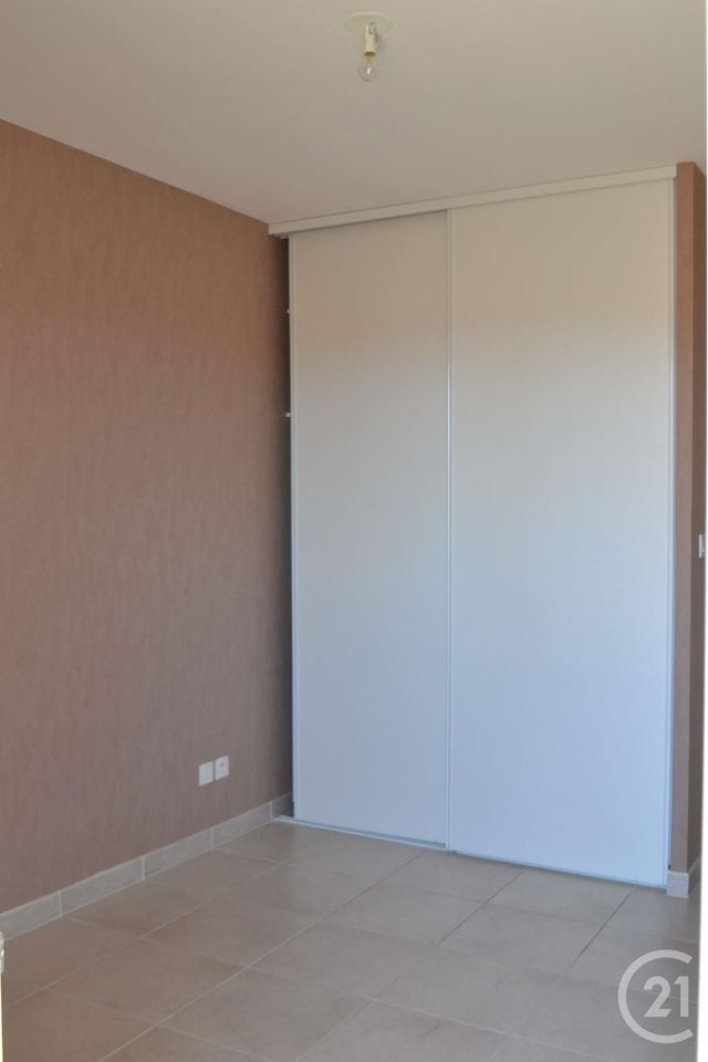 Afficher la photo en grand Appartement F3 à vendre - 3 pièces - 55.05 m2 - MARIGNANE - 13 - PROVENCE-ALPES-COTE-D-AZUR - Century 21 Contact Immobilier