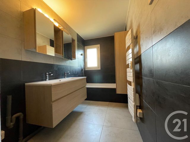 Afficher la photo en grand appartement à louer - 3 pièces - 69.0 m2 - ROGNAC - 13 - PROVENCE-ALPES-COTE-D-AZUR - Century 21 Contact Immobilier