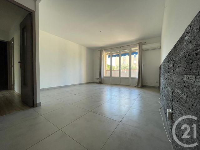 Afficher la photo en grand appartement à louer - 3 pièces - 69.0 m2 - ROGNAC - 13 - PROVENCE-ALPES-COTE-D-AZUR - Century 21 Contact Immobilier