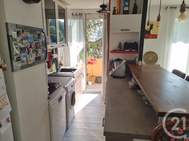 Afficher la photo en grand Appartement F2 à vendre - 2 pièces - 39.78 m2 - MARIGNANE - 13 - PROVENCE-ALPES-COTE-D-AZUR - Century 21 Contact Immobilier