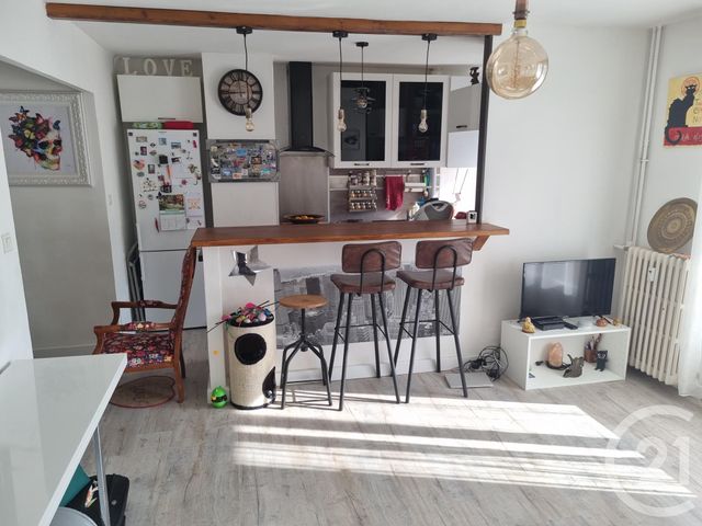 Afficher la photo en grand Appartement F2 à vendre - 2 pièces - 39.78 m2 - MARIGNANE - 13 - PROVENCE-ALPES-COTE-D-AZUR - Century 21 Contact Immobilier