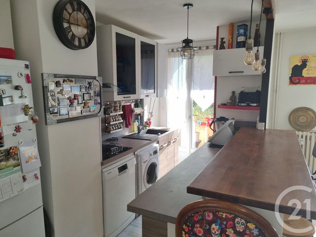 Afficher la photo en grand Appartement F2 à vendre - 2 pièces - 39.78 m2 - MARIGNANE - 13 - PROVENCE-ALPES-COTE-D-AZUR - Century 21 Contact Immobilier