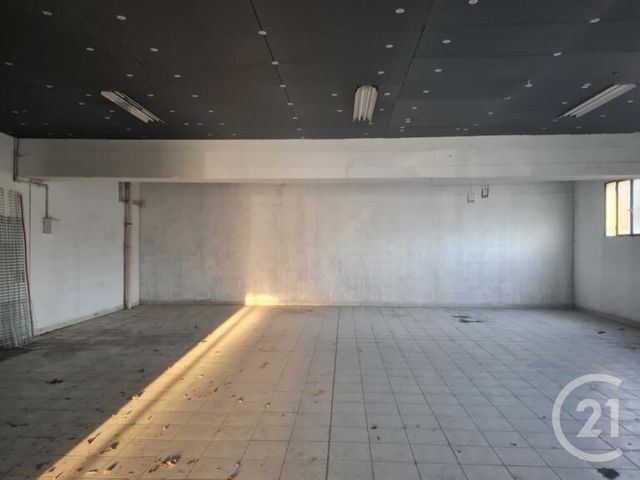 Afficher la photo en grand commerce à louer - 238.0 m2 - MARIGNANE - 13 - PROVENCE-ALPES-COTE-D-AZUR - Century 21 Contact Immobilier