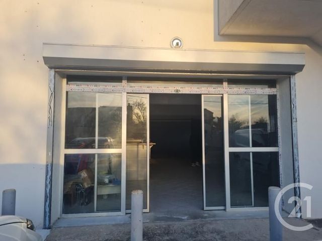 Afficher la photo en grand commerce à louer - 238.0 m2 - MARIGNANE - 13 - PROVENCE-ALPES-COTE-D-AZUR - Century 21 Contact Immobilier