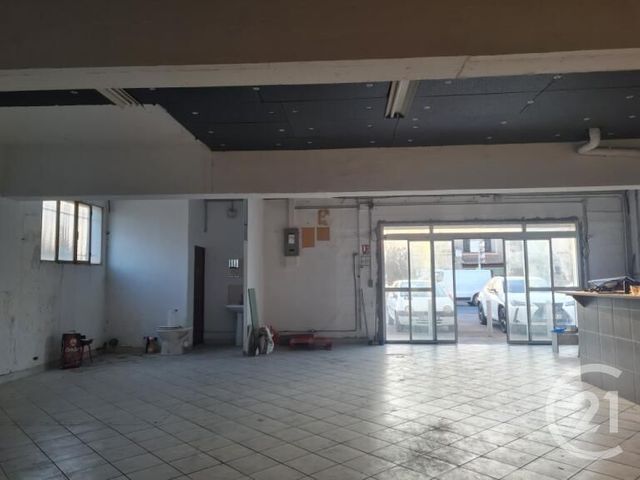 Afficher la photo en grand commerce à louer - 238.0 m2 - MARIGNANE - 13 - PROVENCE-ALPES-COTE-D-AZUR - Century 21 Contact Immobilier