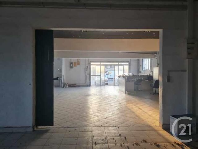 Afficher la photo en grand commerce à louer - 238.0 m2 - MARIGNANE - 13 - PROVENCE-ALPES-COTE-D-AZUR - Century 21 Contact Immobilier