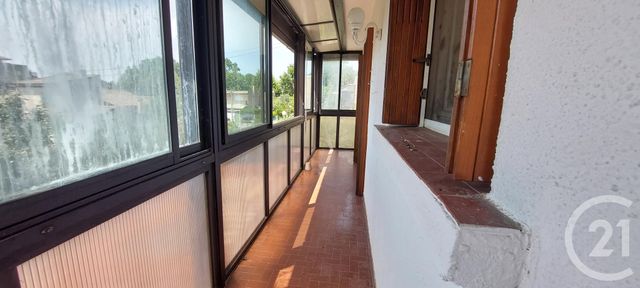 Afficher la photo en grand Appartement F4 à vendre - 4 pièces - 77.78 m2 - MARIGNANE - 13 - PROVENCE-ALPES-COTE-D-AZUR - Century 21 Contact Immobilier