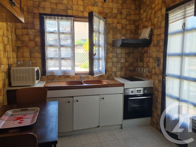 maison à louer - 2 pièces - 37.42 m2 - CHATEAUNEUF LES MARTIGUES - 13 - PROVENCE-ALPES-COTE-D-AZUR - Century 21 Contact Immobilier