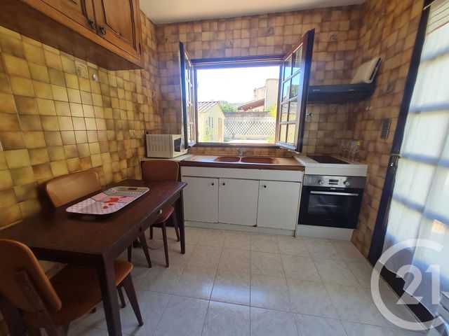 maison à louer - 2 pièces - 37.42 m2 - CHATEAUNEUF LES MARTIGUES - 13 - PROVENCE-ALPES-COTE-D-AZUR - Century 21 Contact Immobilier