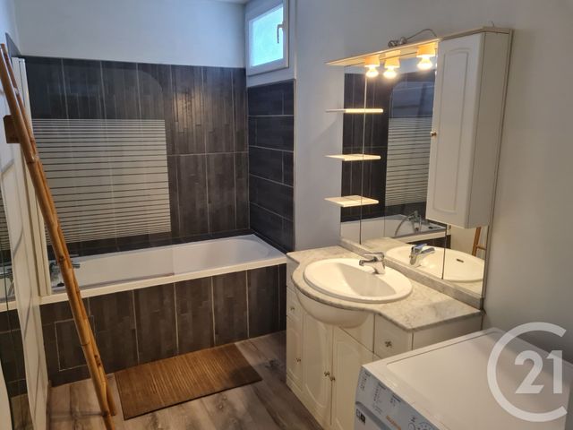 Appartement T2 à louer - 2 pièces - 51.23 m2 - MARIGNANE - 13 - PROVENCE-ALPES-COTE-D-AZUR - Century 21 Contact Immobilier