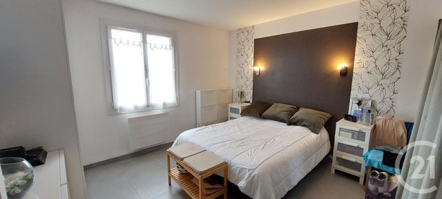 Afficher la photo en grand Appartement F5 à vendre - 5 pièces - 107.0 m2 - MARIGNANE - 13 - PROVENCE-ALPES-COTE-D-AZUR - Century 21 Contact Immobilier