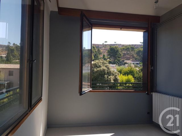 Afficher la photo en grand Appartement T3 à louer - 3 pièces - 62.18 m2 - VITROLLES - 13 - PROVENCE-ALPES-COTE-D-AZUR - Century 21 Contact Immobilier