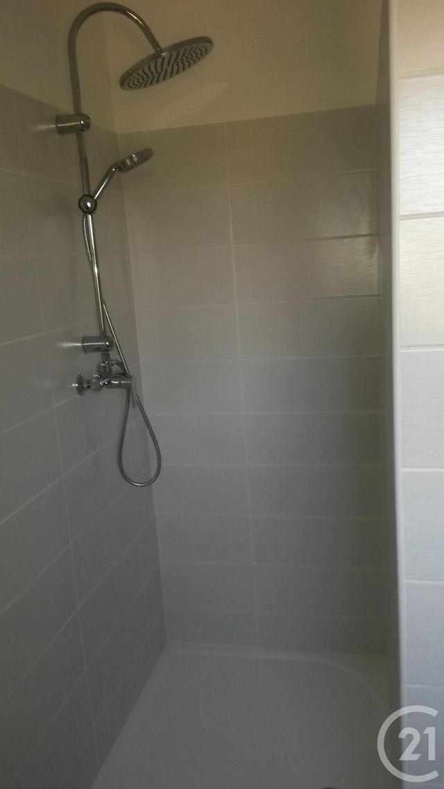 maison à louer - 4 pièces - 73.17 m2 - GIGNAC LA NERTHE - 13 - PROVENCE-ALPES-COTE-D-AZUR - Century 21 Contact Immobilier