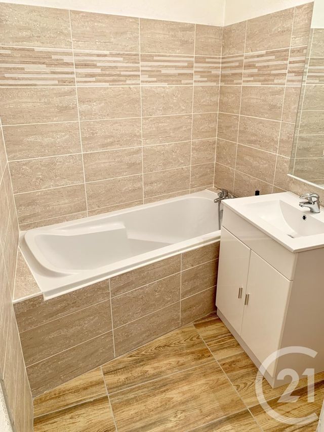 Appartement T3 à louer - 3 pièces - 57.26 m2 - MARIGNANE - 13 - PROVENCE-ALPES-COTE-D-AZUR - Century 21 Contact Immobilier