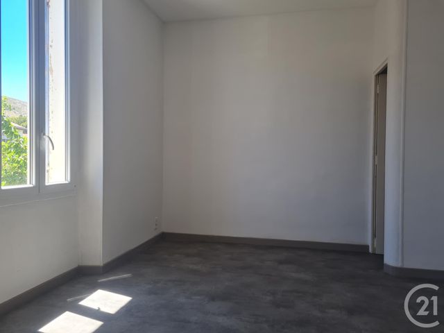 Appartement T3 à louer - 3 pièces - 64.14 m2 - CHATEAUNEUF LES MARTIGUES - 13 - PROVENCE-ALPES-COTE-D-AZUR - Century 21 Contact Immobilier