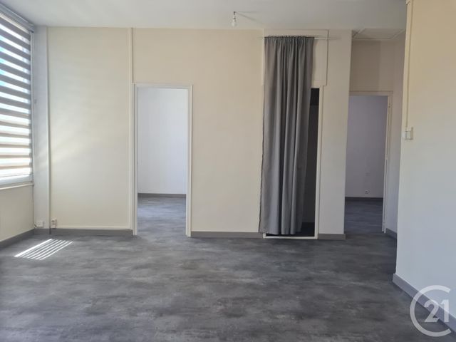 Appartement T3 à louer - 3 pièces - 64.14 m2 - CHATEAUNEUF LES MARTIGUES - 13 - PROVENCE-ALPES-COTE-D-AZUR - Century 21 Contact Immobilier