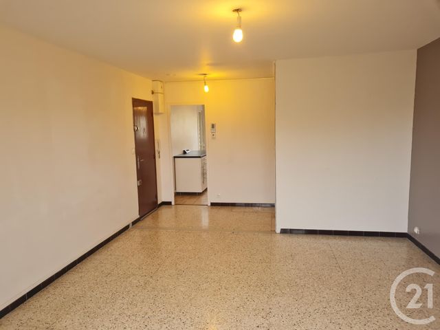 Appartement T3 à louer - 3 pièces - 70.77 m2 - ROGNAC - 13 - PROVENCE-ALPES-COTE-D-AZUR - Century 21 Contact Immobilier