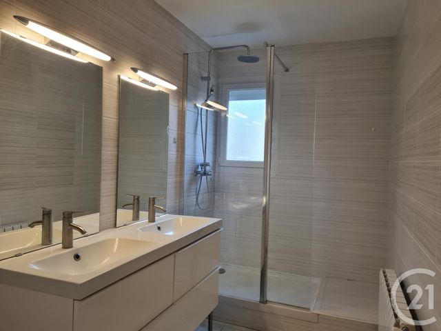 Appartement T3 à louer - 3 pièces - 70.77 m2 - ROGNAC - 13 - PROVENCE-ALPES-COTE-D-AZUR - Century 21 Contact Immobilier