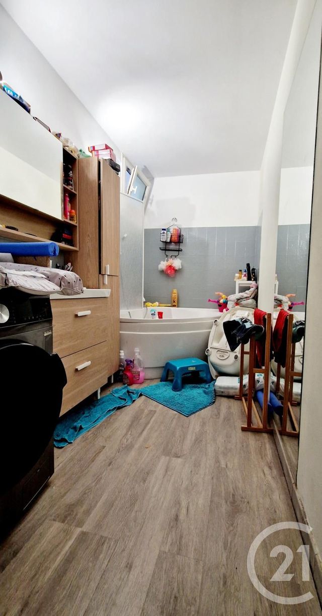 Appartement F4 à vendre - 4 pièces - 68.0 m2 - MARIGNANE - 13 - PROVENCE-ALPES-COTE-D-AZUR - Century 21 Contact Immobilier