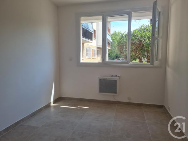 Appartement T4 à louer - 4 pièces - 73.74 m2 - MARIGNANE - 13 - PROVENCE-ALPES-COTE-D-AZUR - Century 21 Contact Immobilier