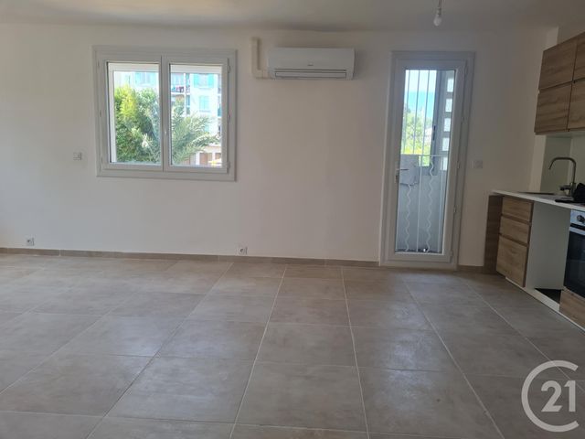 Appartement T4 à louer - 4 pièces - 73.74 m2 - MARIGNANE - 13 - PROVENCE-ALPES-COTE-D-AZUR - Century 21 Contact Immobilier
