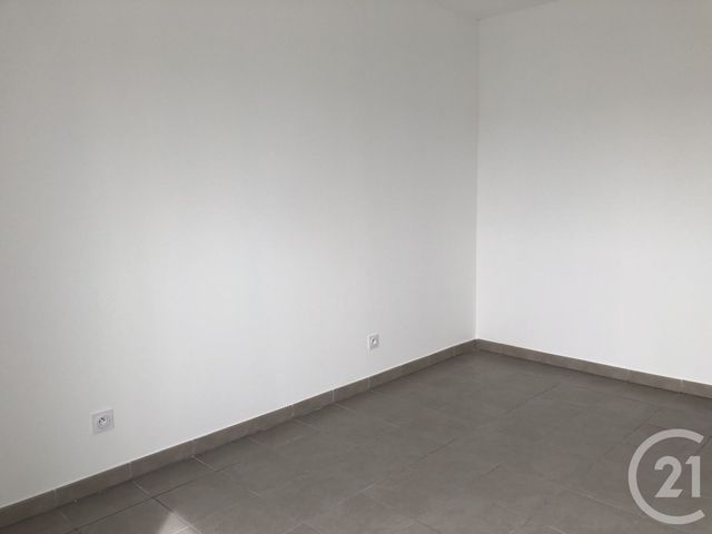 Appartement T2 à louer - 2 pièces - 46.91 m2 - MARIGNANE - 13 - PROVENCE-ALPES-COTE-D-AZUR - Century 21 Contact Immobilier