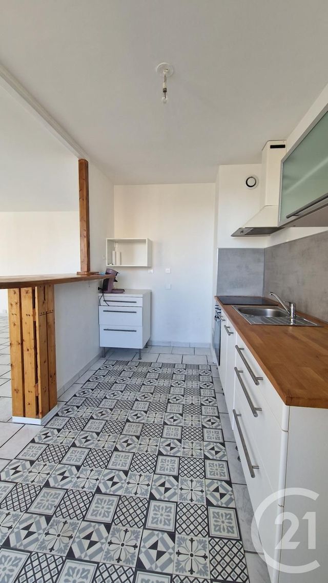 Appartement F2 à vendre - 2 pièces - 53.0 m2 - 13 - PROVENCE-ALPES-COTE-D-AZUR - Century 21 Contact Immobilier