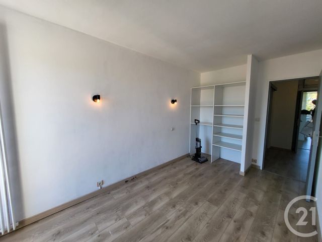 Appartement F3 à louer - 3 pièces - 68.75 m2 - MARIGNANE - 13 - PROVENCE-ALPES-COTE-D-AZUR - Century 21 Contact Immobilier