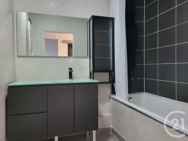Appartement F3 à louer - 3 pièces - 68.75 m2 - MARIGNANE - 13 - PROVENCE-ALPES-COTE-D-AZUR - Century 21 Contact Immobilier