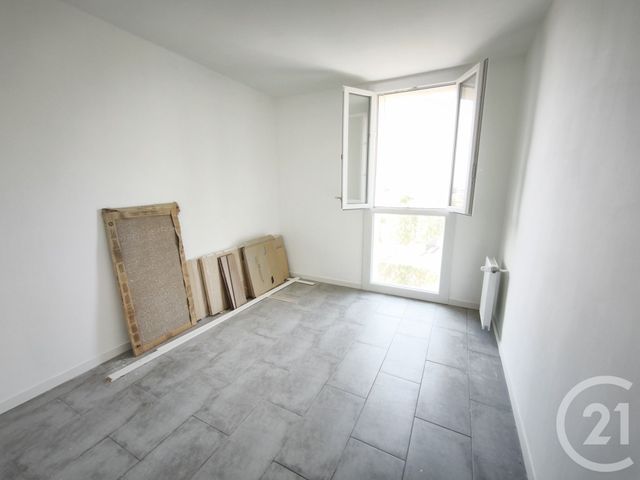 Appartement à vendre - 4 pièces - 65.42 m2 - MARIGNANE - 13 - PROVENCE-ALPES-COTE-D-AZUR - Century 21 Contact Immobilier