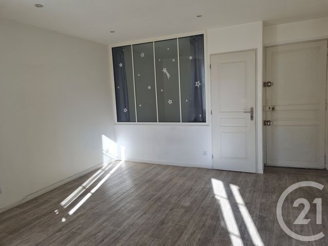 Appartement T2 à louer - 2 pièces - 31.18 m2 - SALON DE PROVENCE - 13 - PROVENCE-ALPES-COTE-D-AZUR - Century 21 Contact Immobilier