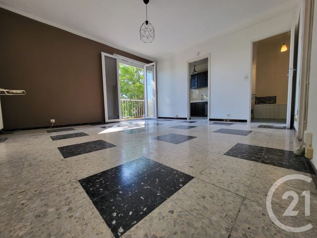 Appartement F2 à louer - 2 pièces - 48.78 m2 - MARIGNANE - 13 - PROVENCE-ALPES-COTE-D-AZUR - Century 21 Contact Immobilier