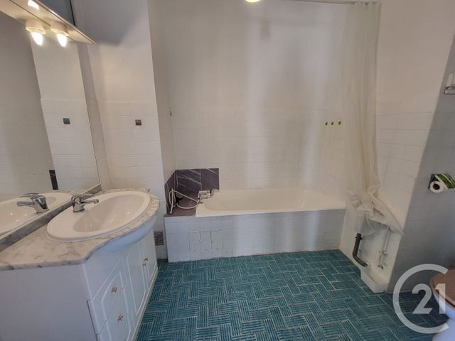 Appartement F2 à louer - 2 pièces - 48.78 m2 - MARIGNANE - 13 - PROVENCE-ALPES-COTE-D-AZUR - Century 21 Contact Immobilier