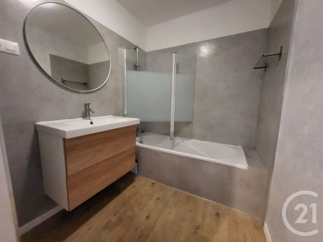 Appartement F3 à louer - 3 pièces - 66.26 m2 - SALON DE PROVENCE - 13 - PROVENCE-ALPES-COTE-D-AZUR - Century 21 Contact Immobilier